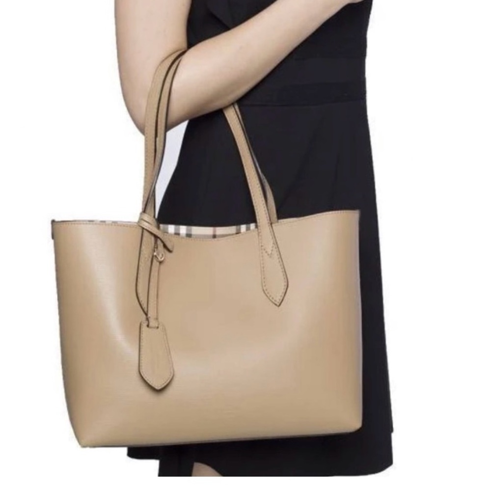 Burberry reverse haymarket tote bag